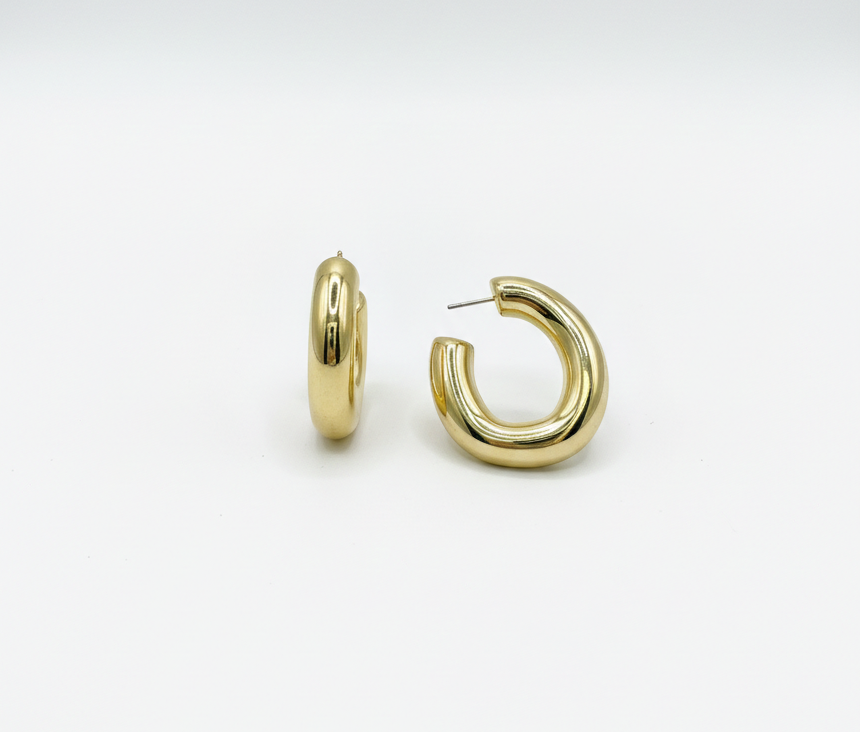 NÜR Gold Sculpted Hoop Earrings