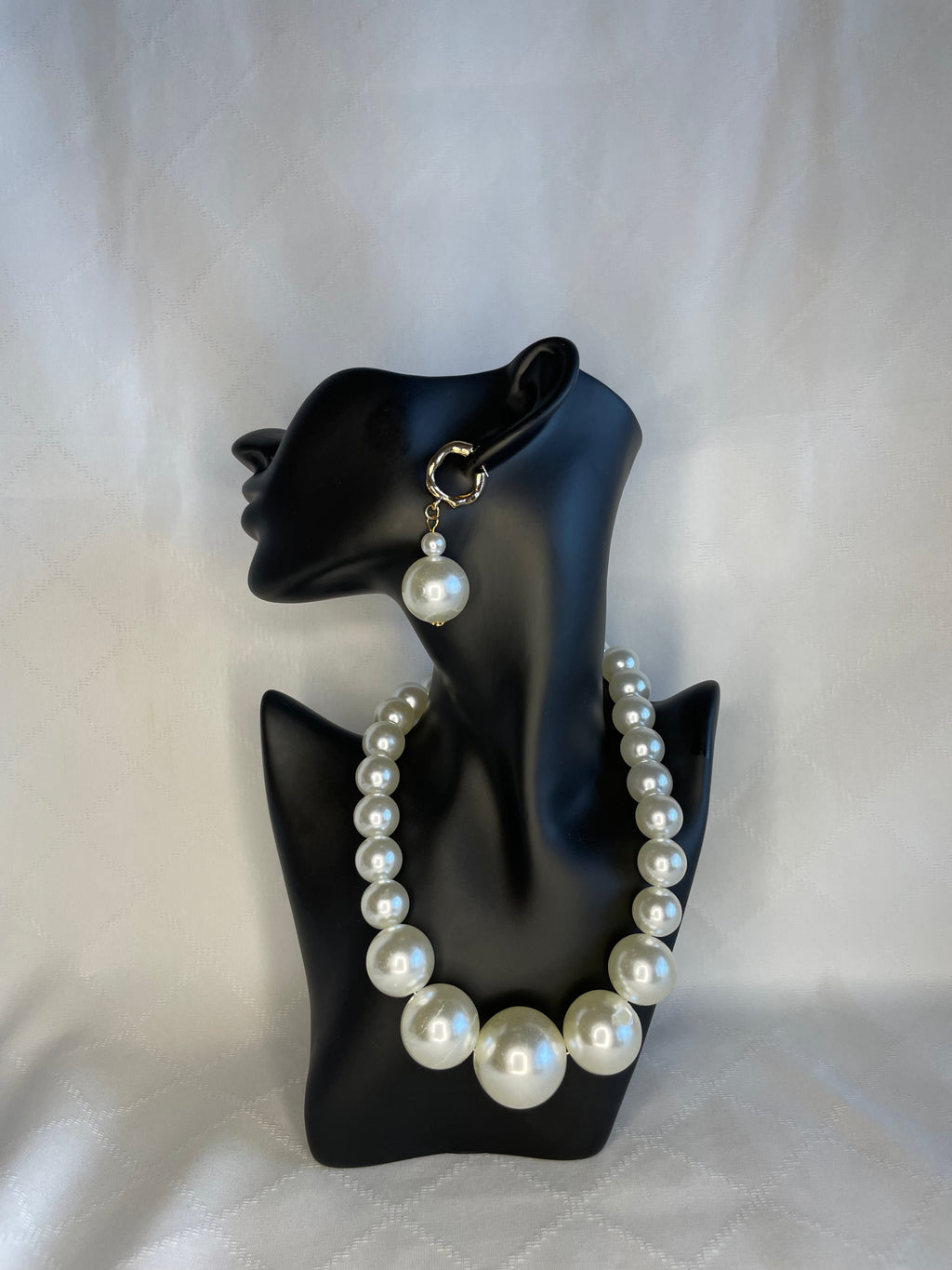 ELYA PEARL SET EARRING & NECKLACE