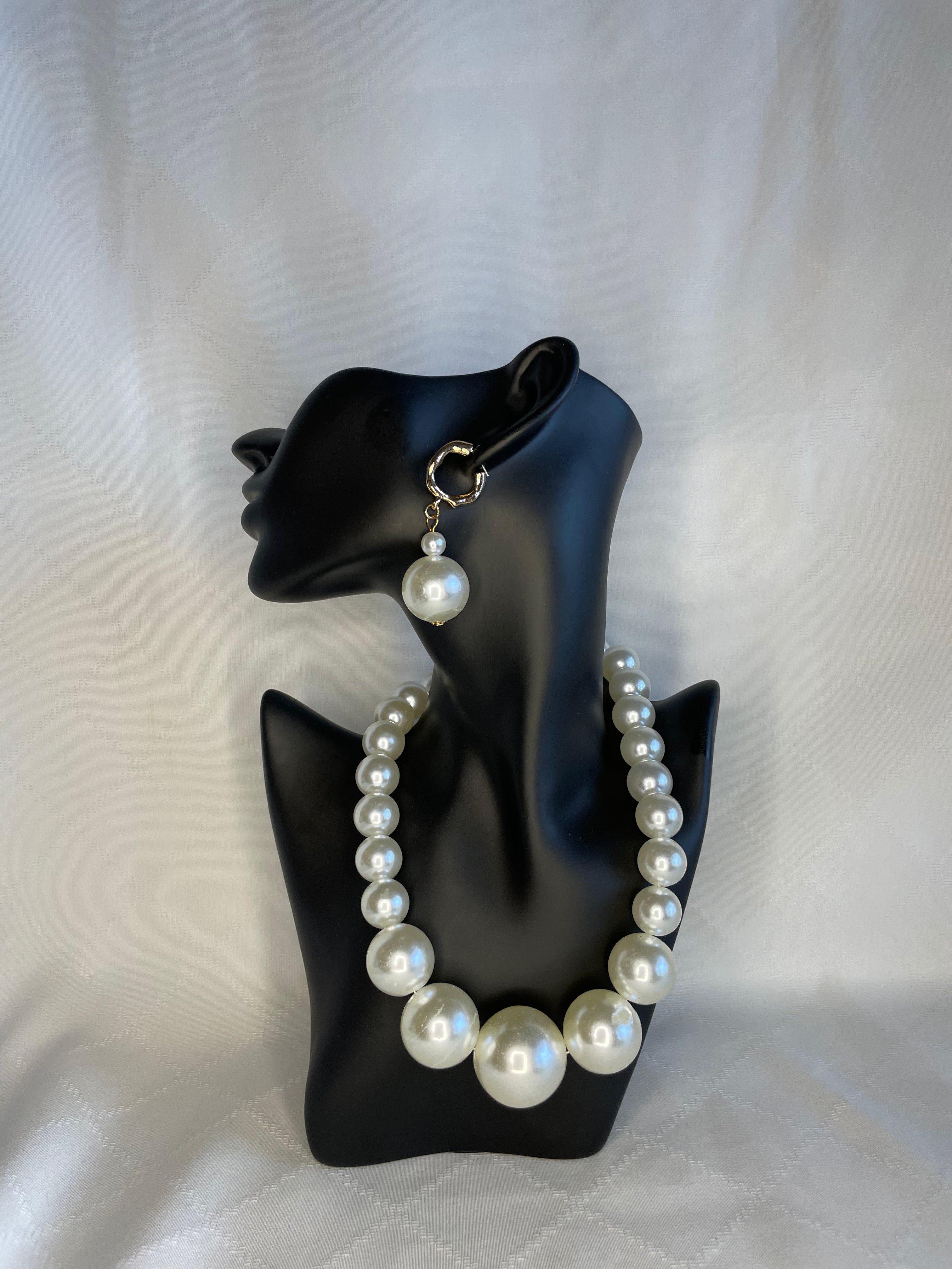 ELYA PEARL SET EARRING & NECKLACE